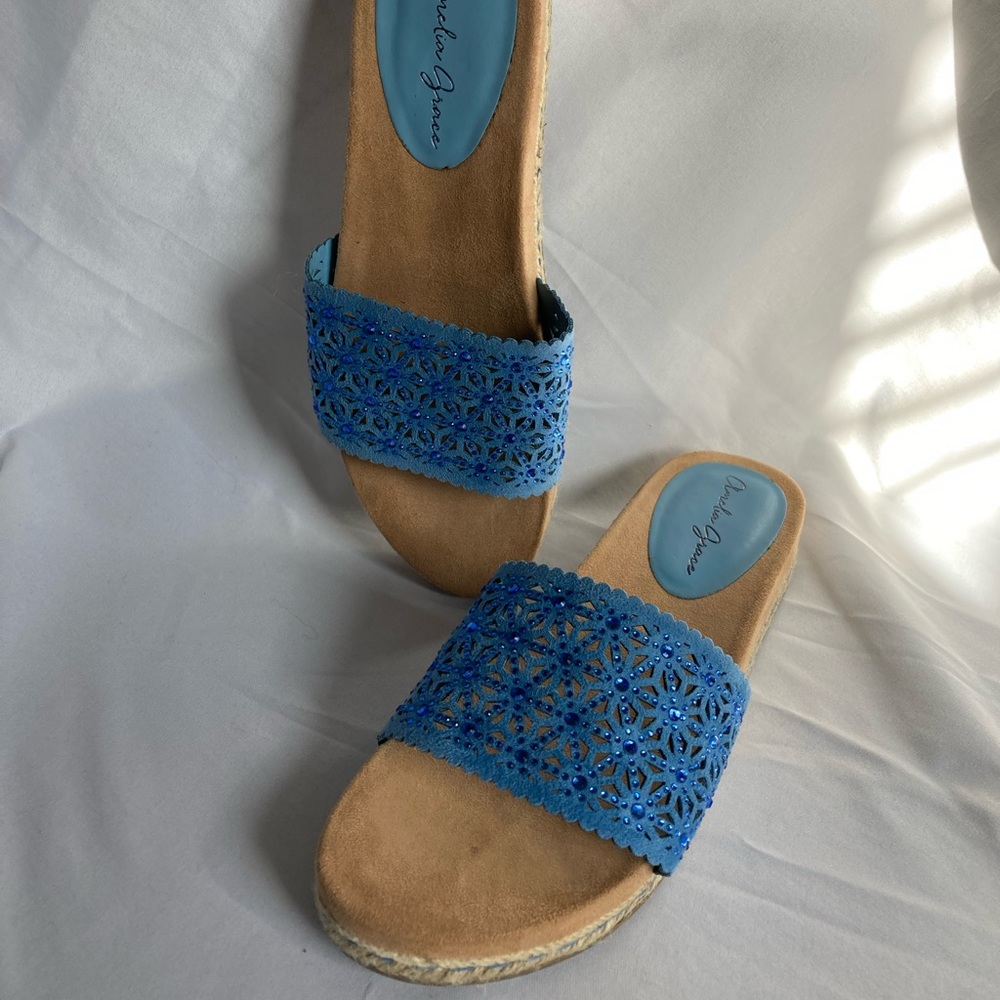 Amelia Grace women’s espadrille. Size 6. Blue